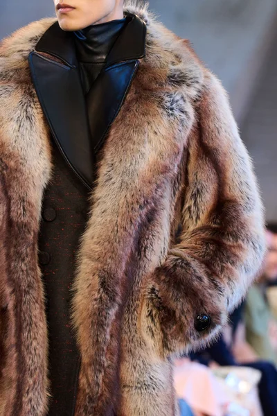 Look 17